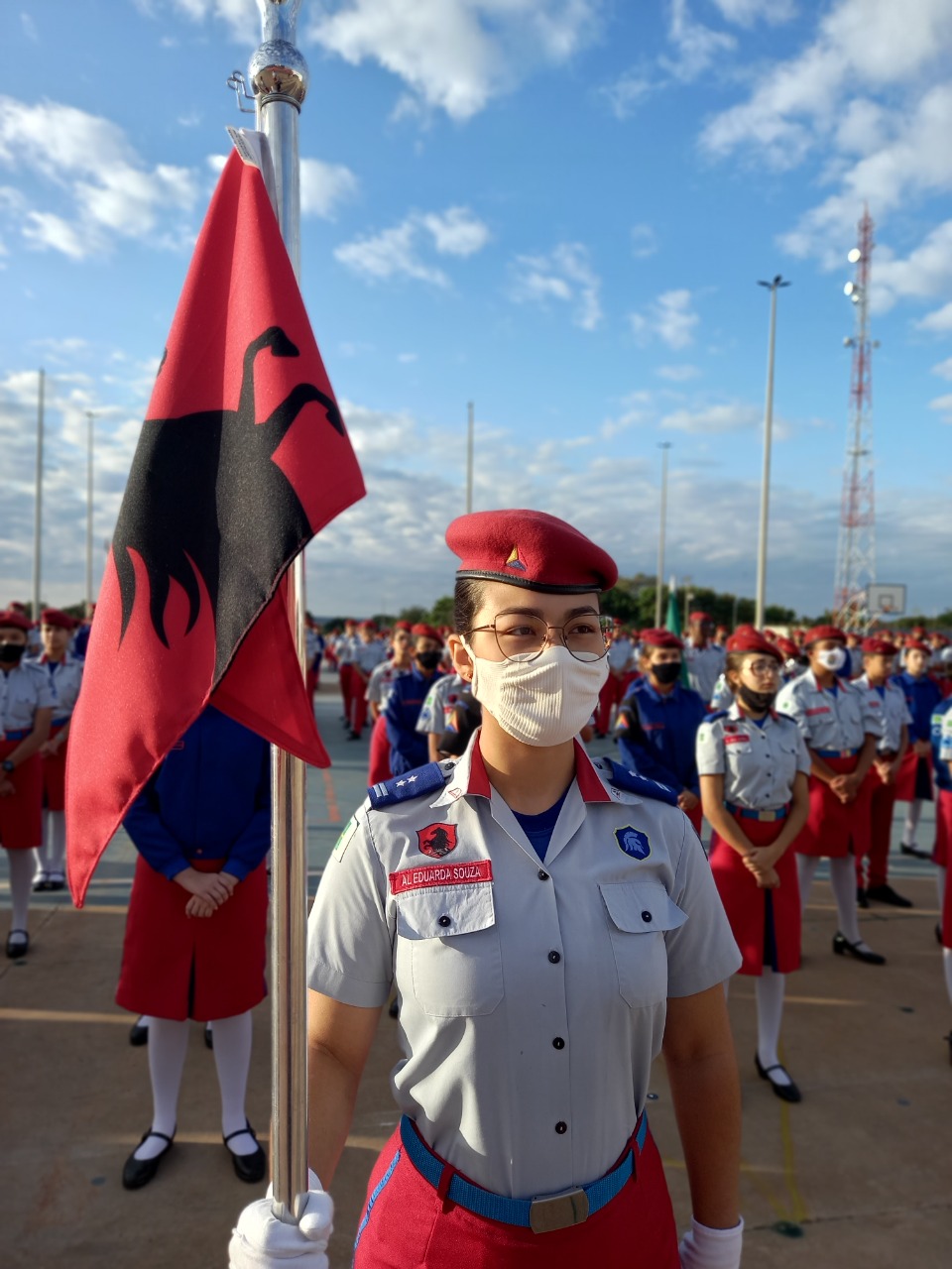 Soldado Katarine faz história e se torna 1ª mulher na Cavalaria da PM em  Criciúma